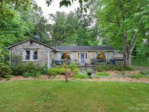 615 White Pine Dr, Laurel Park, NC 28739