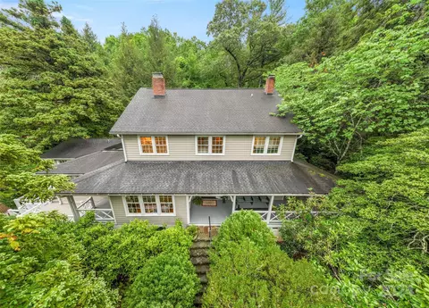 300 Ivy Terrace Dr, Saluda, NC 28773
