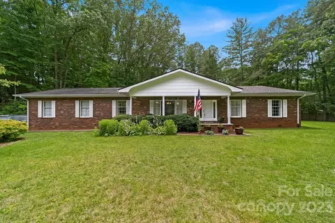 61 Tamara Ct, Pisgah Forest, NC 28768
