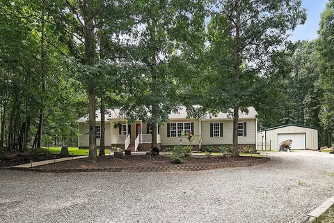 2560 Archer Dr, Newton, NC 28658
