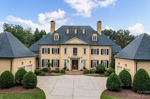 8319 Eagle Gln, Charlotte, NC 28210