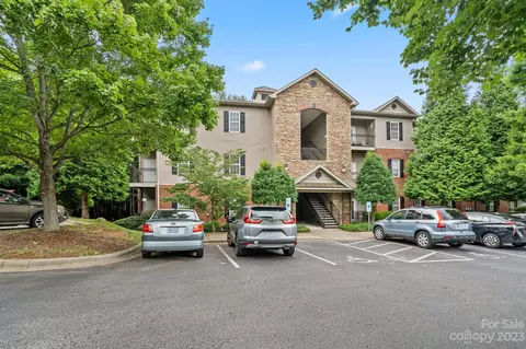 421 Appeldoorn Cir, Asheville, NC 28803