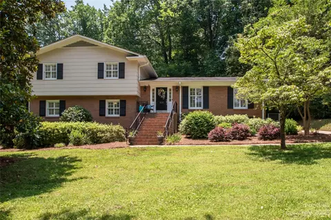 830 Wingrave Dr, Charlotte, NC 28270