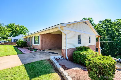 36 Central Ave, Granite Falls, NC 28630 photo 7