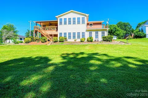 36 Central Ave, Granite Falls, NC 28630 photo 3