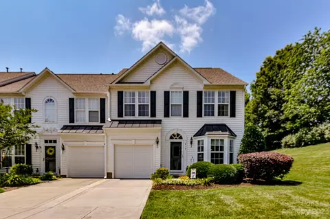 419 Foilage Ct, Lake Wylie, SC 29710