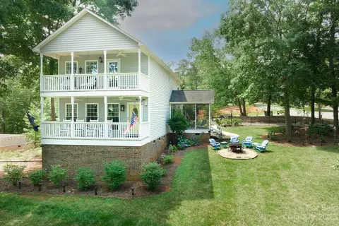 1009 Fairfield Rd, Mount Gilead, NC 27306