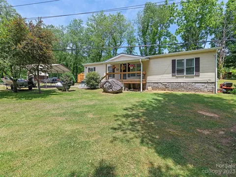 38 Happy Acres Rd, Waynesville, NC 28785