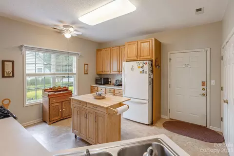 192 Cambridge Dr, Brevard, NC 28712 photo 11