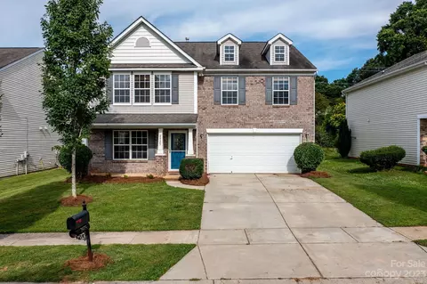 2925 Heather Ridge Rd, Dallas, NC 28034