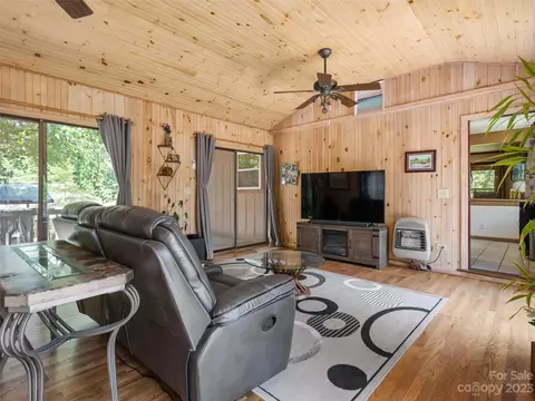 105 Mccraw Rd, Flat Rock, NC 28731 photo 12
