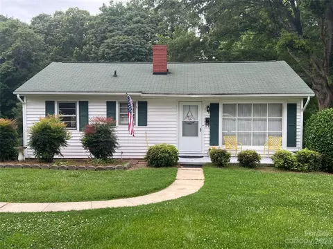 907 N 11th St, Albemarle, NC 28001
