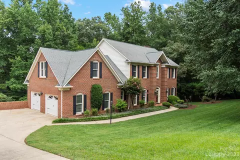 3899 Deer Run Ne Dr, Conover, NC 28613