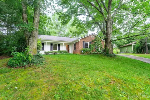8 David Ct, Asheville, NC 28806