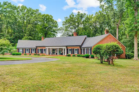 609 1st Avenue Ne Pl NE, Conover, NC 28613