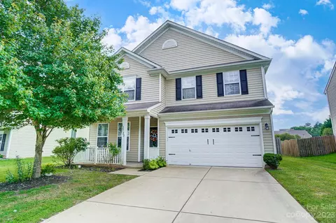 12727 Oakton Hunt Dr, Charlotte, NC 28262