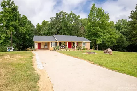276 Cliff Rd, Lancaster, SC 29720