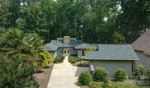 1 Hamilton Woods Ct, Lake Wylie, SC 29710