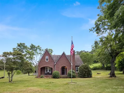 894 Old Leicester Hwy, Asheville, NC 28806