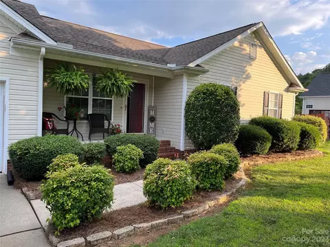 116 Hunter Ct, Oakboro, NC 28129