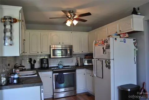 4651 Garys Pl, Crouse, NC 28033 photo 6