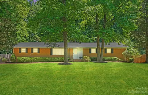2442 Gemway Dr, Charlotte, NC 28216