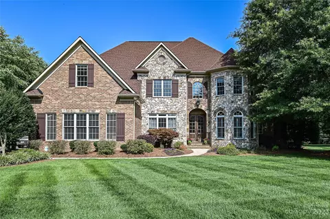7523 Meadowgate Ln, Waxhaw, NC 28173