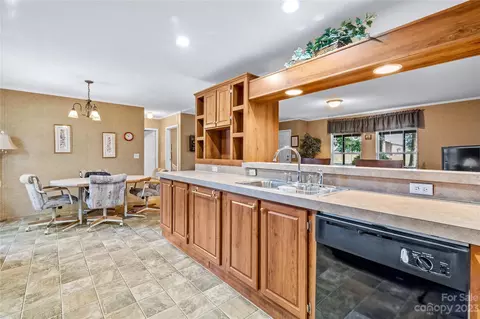 1052 E New Hope Rd, Flat Rock, NC 28731 photo 9