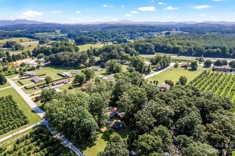 1052 E New Hope Rd, Flat Rock, NC 28731 photo 34