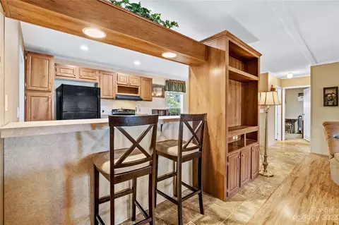 1052 E New Hope Rd, Flat Rock, NC 28731 photo 8