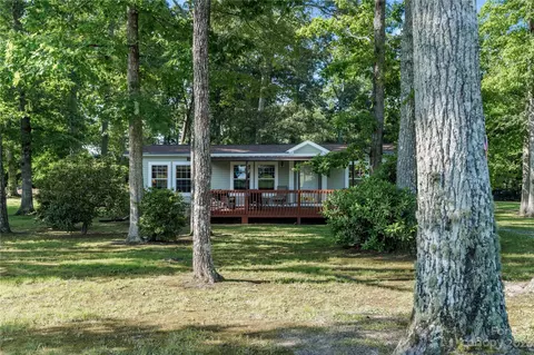 1052 E New Hope Rd, Flat Rock, NC 28731