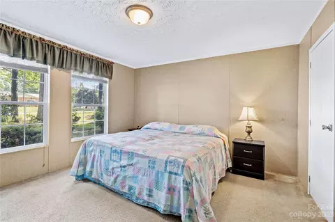 1052 E New Hope Rd, Flat Rock, NC 28731 photo 12