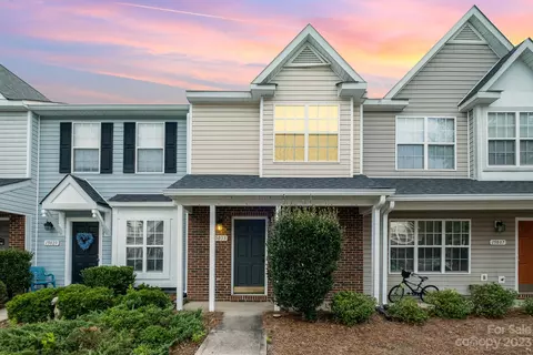 15033 Deshler Ct, Charlotte, NC 28273
