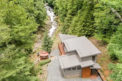 2583 Howards Creek Rd, Boone, NC 28607