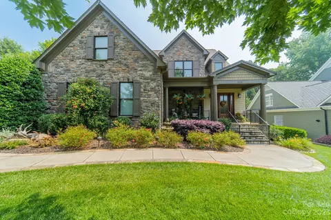 19114 Golden Bear Cir, Davidson, NC 28036
