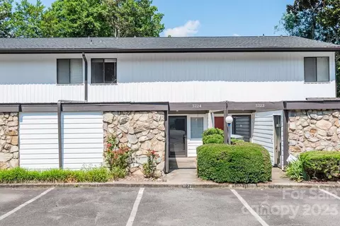 3724 Winding Creek Ln, Charlotte, NC 28226