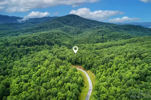 5995 Sampson Rd, Lenoir, NC 28645