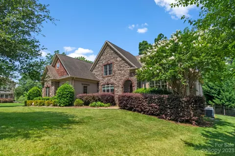 251 Treetops Dr, Stanley, NC 28164