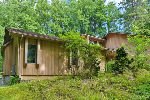 405 Finley Cove Rd, Hendersonville, NC 28739