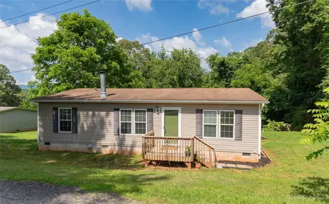 14 Black Walnut Ln, Candler, NC 28715