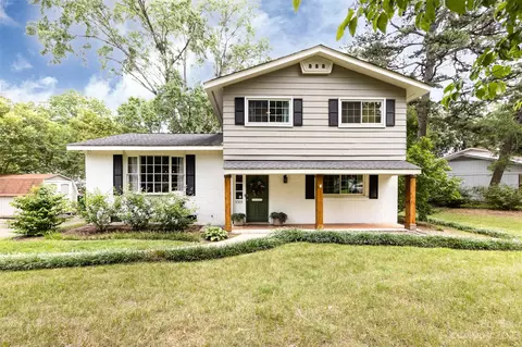 1301 Fox Run Dr, Charlotte, NC 28212
