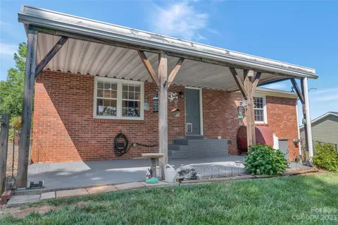208 Stephens Dr, Morganton, NC 28655 photo 5