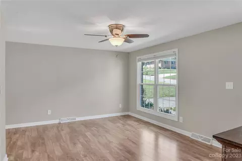 208 Stephens Dr, Morganton, NC 28655 photo 7