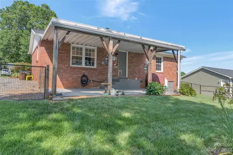 208 Stephens Dr, Morganton, NC 28655 photo 6