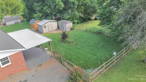 208 Stephens Dr, Morganton, NC 28655 photo 22