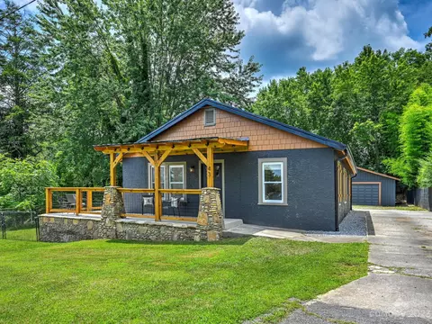 43 Ridgeway Ave, Etowah, NC 28729