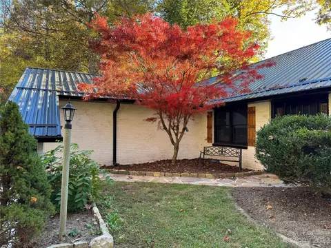 128 E Laurel Ln, Etowah, NC 28729 photo 3
