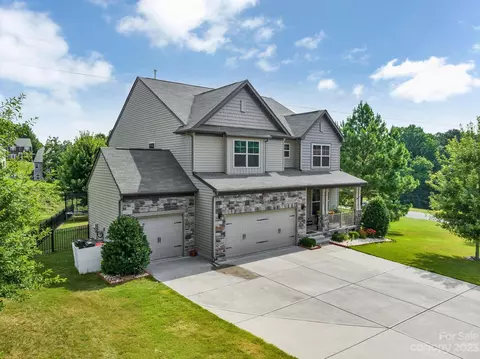 2106 Lantana Ln, Lake Wylie, SC 29710