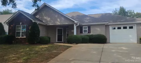 136 Ashwood Ln, Mooresville, NC 28117