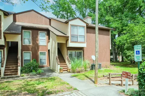 7322 Winery Ln, Charlotte, NC 28227